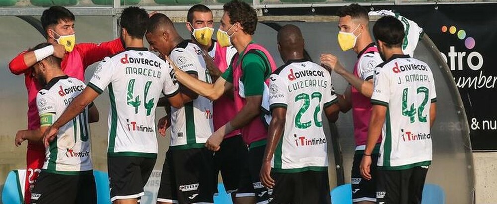 Douglas (3)
