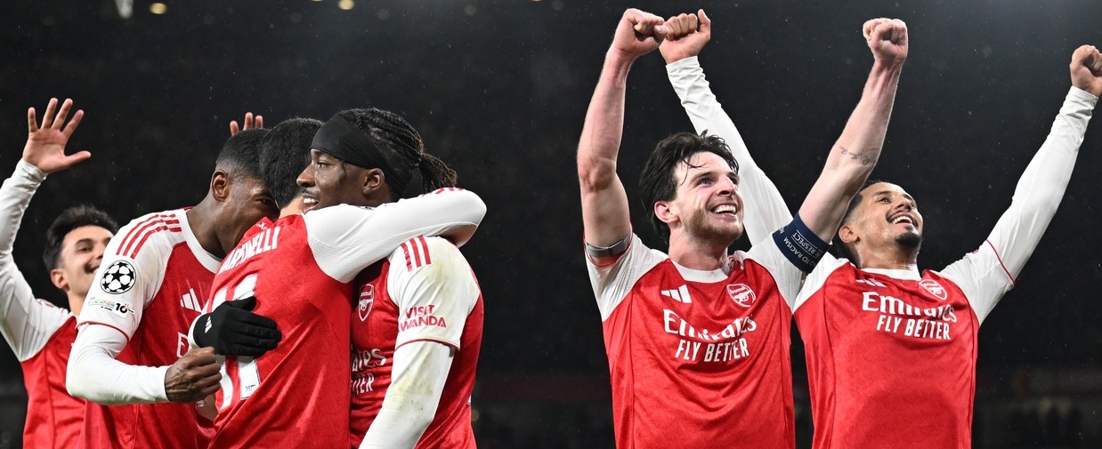 LONDON, ENGLAND - NOVEMBER 26: Gabriel Martinelli of Arsenal celebrates scoring his team's third goal with teammates during the UEFA Champions League 2025/26 League Phase MD5 match between Arsenal FC and FC Bayern München at Arsenal Stadium on November 26, 2025 in London, England. (Photo by Stuart MacFarlane/Arsenal FC via Getty Images)