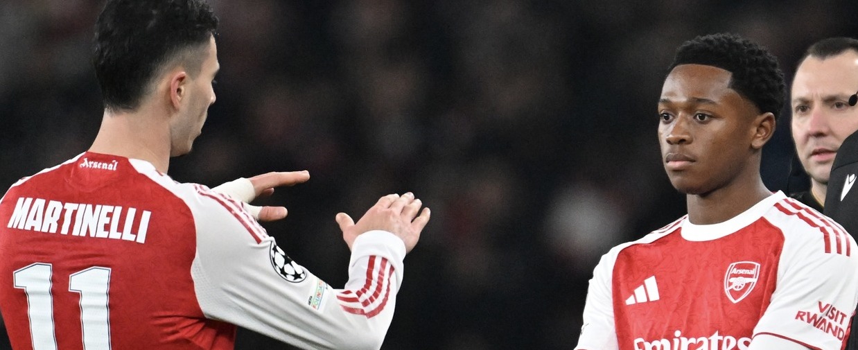 LONDON, ENGLAND - JANUARY 28: Gabriel Martinelli of Arsenal interacts with Brando Bailey-Joseph of Arsenal as he prepares to come on as a substitute during the UEFA Champions League 2025/26 League Phase MD8 match between Arsenal FC and FC Kairat Almaty at Arsenal Stadium on January 28, 2026 in London, England. (Photo by Stuart MacFarlane/Arsenal FC via Getty Images)
